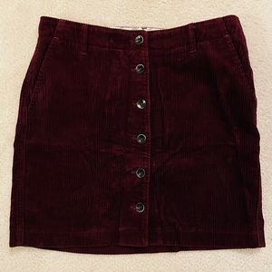 Uniqlo Corduroy Mini Skirt in Wine - Size 6